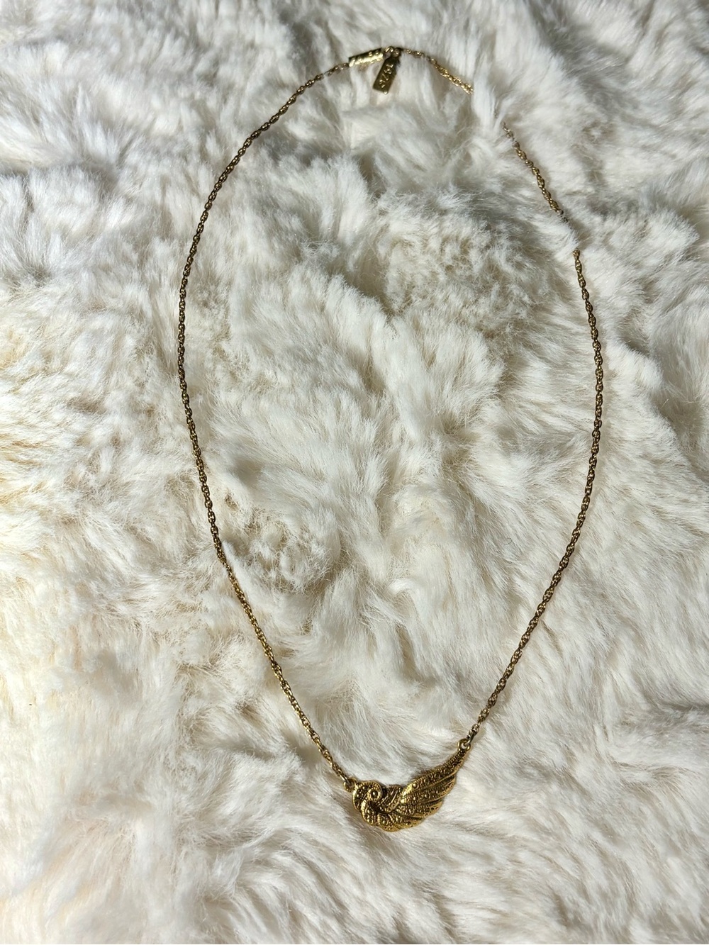1928 Vintage Pearl and Angel Wing Pendant Necklace - Picture 7 of 9